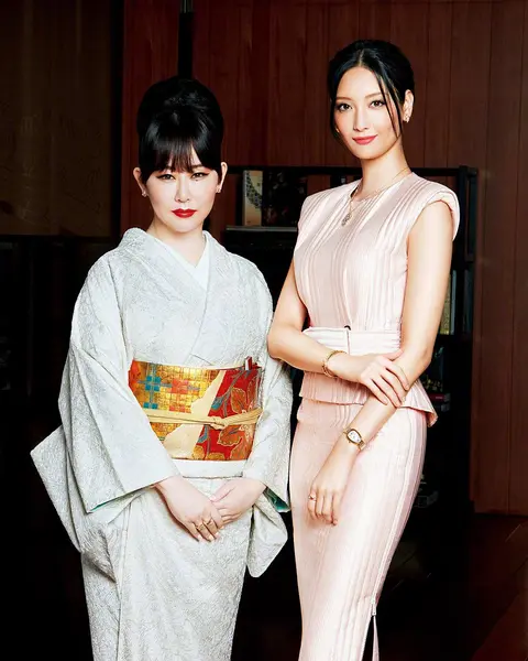 东村明子