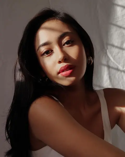 Elle Villanueva