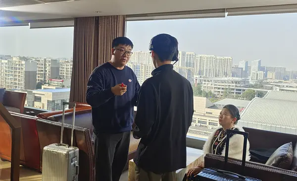 万立林