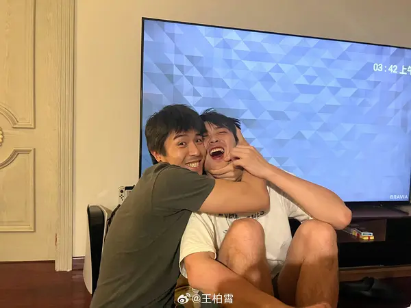王博霄