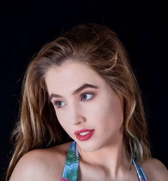 安娜·克拉里