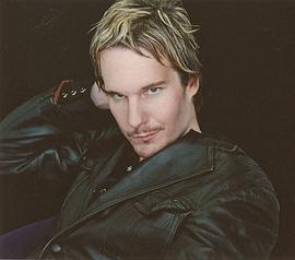 迈克尔·艾克朗德
