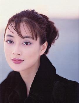 江黑真理衣