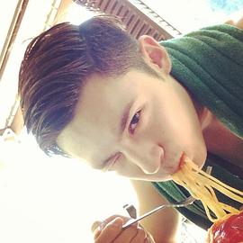 陈奕