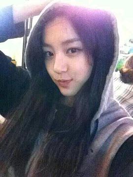 李侑菲