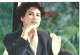 甄妮