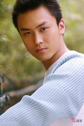 杨紫茳