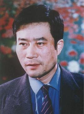 李雪健