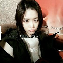 李侑菲