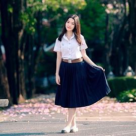平柔丝·钦稻尼