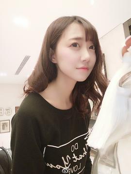 冯薪朵