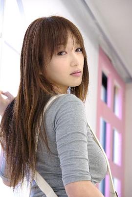 东真弥
