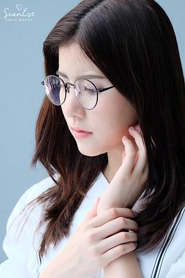 艾丝特·苏普莉拉