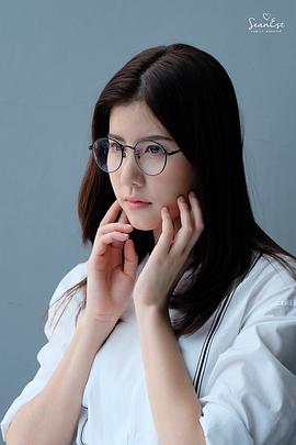 艾丝特·苏普莉拉