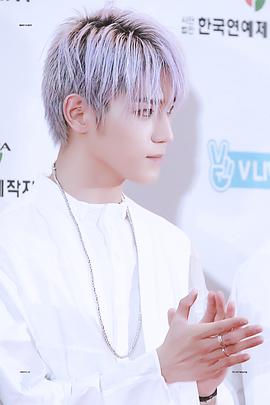 李泰容