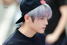 李泰容