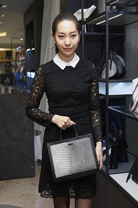 李真伊