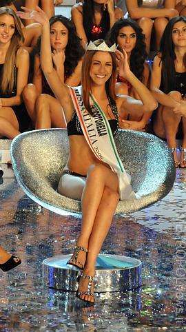 米丽娅姆·莱昂内