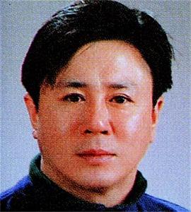 崔岷植