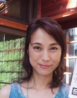 立原麻衣