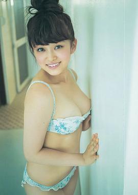 山地真理