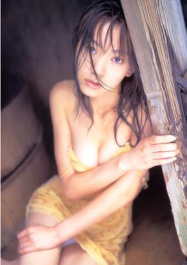 小宫理英