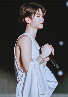 黄明昊