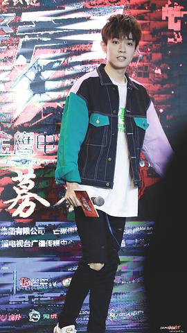 靖佩瑶