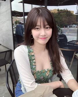 李侑菲