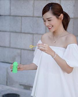 汤洛雯
