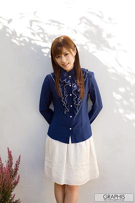 瑠川莉娜