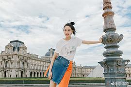 李思彤