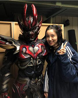 向里忧香