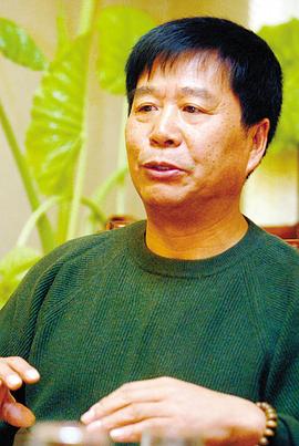 黄净伟