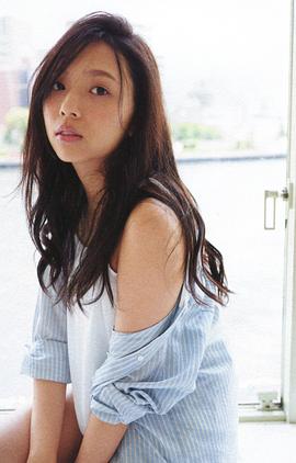 新内真衣