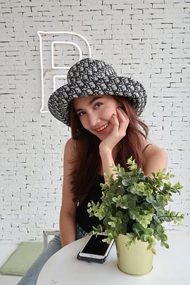 娜彩亚·蒙尼米特