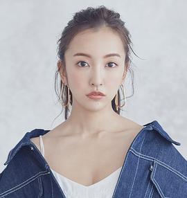 板野友美