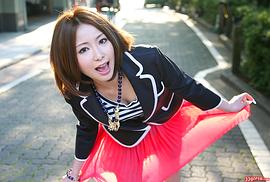 乙音奈奈