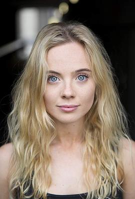 Chloe Fox