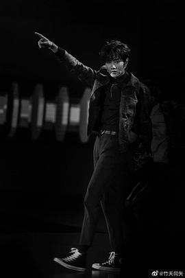 刘也