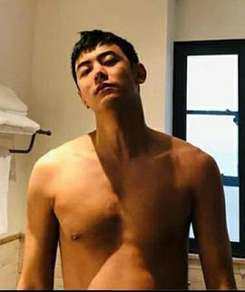 纪凌尘