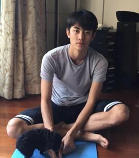 纪凌尘