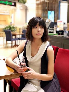 李依瑾