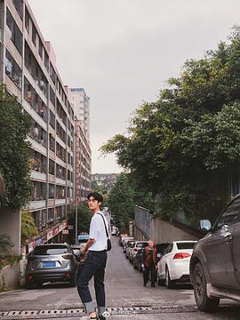 周历杰