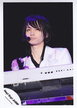 伊野尾慧