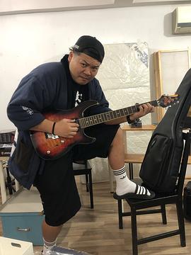 伍嘉纬
