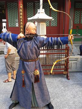 佟骏