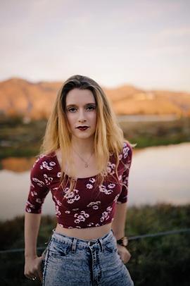 Nicole Tompkins
