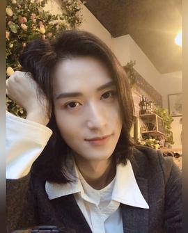 胡潇灵