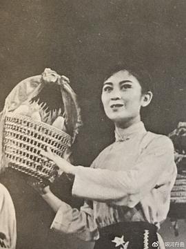鲍起静